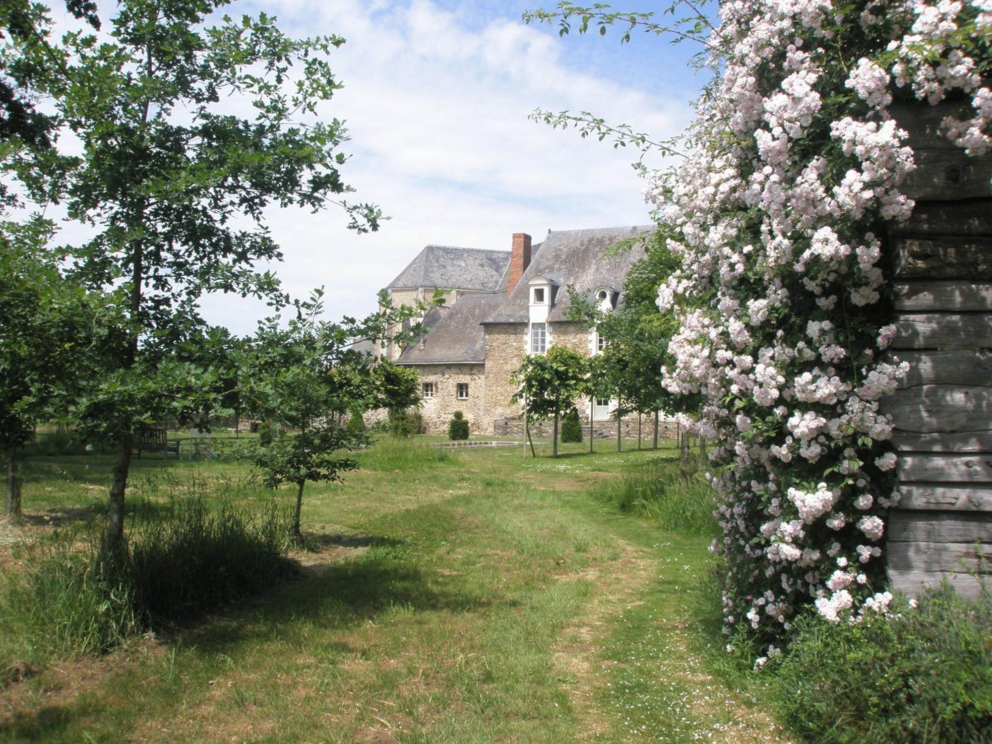 Grange Du Plessis Bed & Breakfast Segré Exterior foto
